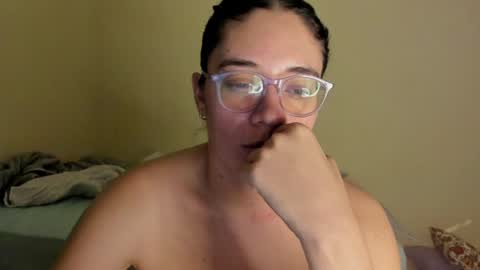 Snapshot of atenas__05 chatting on 07-08-26, 09:25 atenas online show from 07-08-26, 09:25