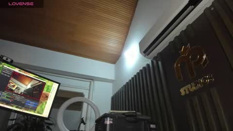 Snapshot of atenea_cute21 chatting on 06-20-26, 03:20 Athenea online show from 06-20-26, 03:20