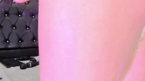 Snapshot of atenea_jonson chatting on 03-06-25, 04:30 atenea_jonson online show from 03-06-25, 04:30