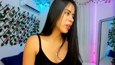 Atenea online show from 02-05-25, 10:41