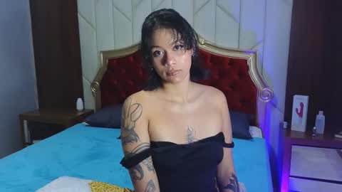 Snapshot of atenea_sky_ chatting on 10-23-25, 04:28 Athenea sky  online show from 10-23-25, 04:28