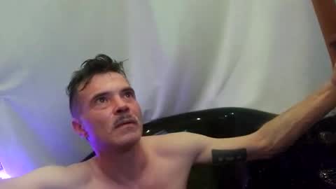 jonnyandrew online show from 10-21-25, 07:14