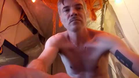 jonnyandrew online show from 11-10-25, 04:00