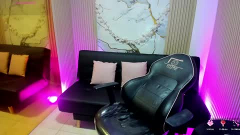 Snapshot of athenaa_tay chatting on 05-12-26, 03:36 Atenea online show from 05-12-26, 03:36
