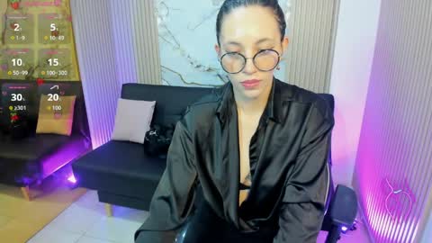 Snapshot of athenaa_tay chatting on 05-25-26, 03:23 Atenea online show from 05-25-26, 03:23