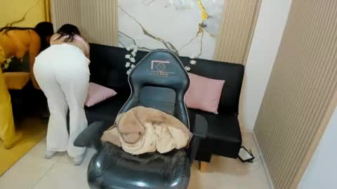 Snapshot of athenaa_tay chatting on 05-31-26, 03:26 Atenea online show from 05-31-26, 03:26