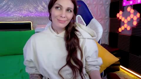 Snapshot of athenaautumn chatting on 06-05-26, 09:04 Athena Autumn online show from 06-05-26, 09:04