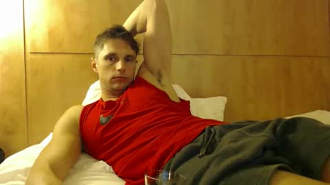 Snapshot of athleteguy55555 chatting on 10-18-25, 09:04 tommycb55555 online show from 10-18-25, 09:04