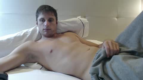 Snapshot of athleteguy55555 chatting on 01-08-26, 08:33 tommycb55555 online show from 01-08-26, 08:33