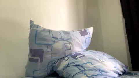 Snapshot of athleticboy2026 chatting on 10-12-25, 04:50 Robin online show from 10-12-25, 04:50