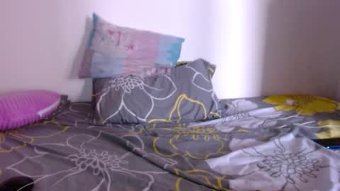 Snapshot of athleticboy2026 chatting on 11-06-25, 06:42 Robin online show from 11-06-25, 06:42