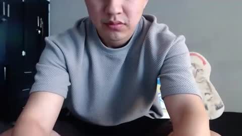 Snapshot of athleticboy2026 chatting on 01-06-26, 04:43 Robin online show from 01-06-26, 04:43