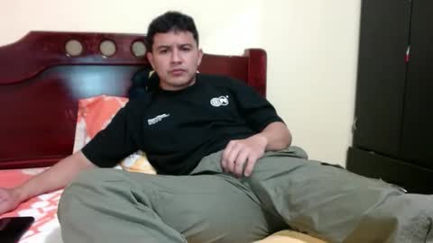 Snapshot of athleticboy2026 chatting on 03-25-26, 12:27 Robin online show from 03-25-26, 12:27