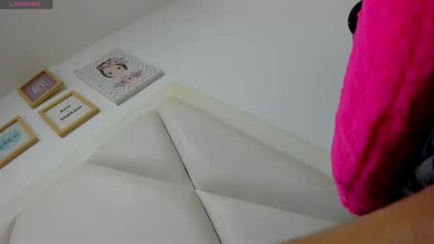 Atilana Diaz online show from 04-30-26, 08:57