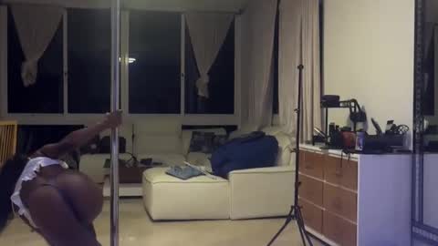 Snapshot of atlantaexports chatting on 04-02-26, 01:14 Lovely and Japan online show from 04-02-26, 01:14