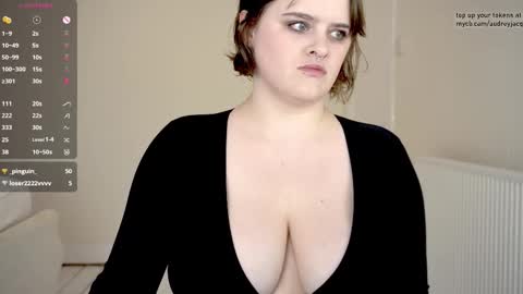 Audrey Jacq online show from 09-19-25, 04:18