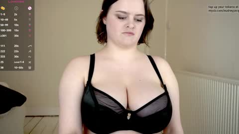 Audrey Jacq online show from 03-16-26, 04:44