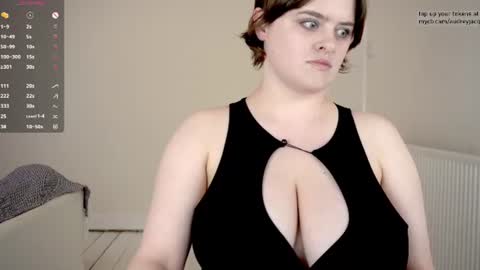 Snapshot of audreyjacq chatting on 06-10-26, 04:50 Audrey Jacq online show from 06-10-26, 04:50