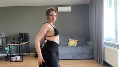 Snapshot of audriashearon chatting on 06-10-26, 08:13 Elene online show from 06-10-26, 08:13