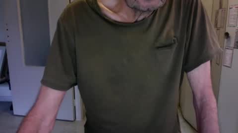 Snapshot of auguste061400 chatting on 02-19-25, 09:28 auguste061400 online show from 02-19-25, 09:28