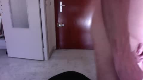 Snapshot of auguste061400 chatting on 03-10-25, 08:48 auguste061400 online show from 03-10-25, 08:48