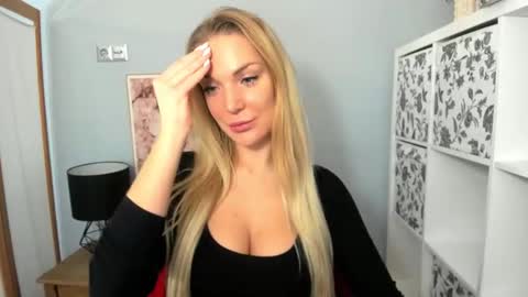 Snapshot of aullorasensual chatting on 01-04-25, 06:30 AulloraSensual online show from 01-04-25, 06:30