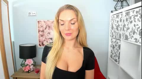 Snapshot of aullorasensual chatting on 03-03-25, 12:05 AulloraSensual online show from 03-03-25, 12:05