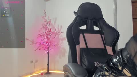 aura online show from 01-08-25, 07:45