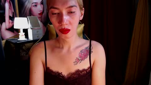 Snapshot of aurakharisma_xx chatting on 12-17-24, 05:18 Miss awra online show from 12-17-24, 05:18