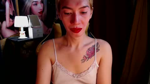 Snapshot of aurakharisma_xx chatting on 12-20-24, 02:19 Miss awra online show from 12-20-24, 02:19
