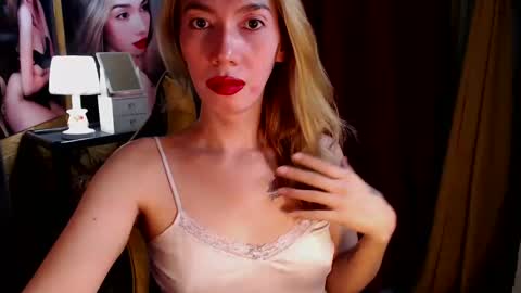 Snapshot of aurakharisma_xx chatting on 12-20-24, 05:57 Miss awra online show from 12-20-24, 05:57