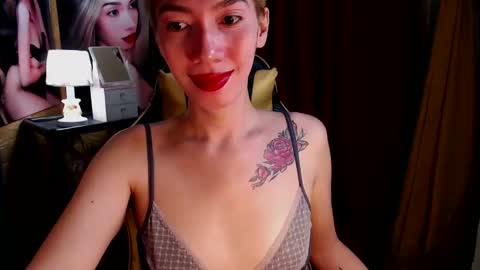 Snapshot of aurakharisma_xx chatting on 12-24-24, 04:44 Miss awra online show from 12-24-24, 04:44