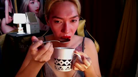 Snapshot of aurakharisma_xx chatting on 12-24-24, 07:49 Miss awra online show from 12-24-24, 07:49