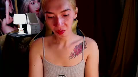 Snapshot of aurakharisma_xx chatting on 01-06-25, 03:09 Miss awra online show from 01-06-25, 03:09