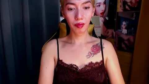 Snapshot of aurakharisma_xx chatting on 01-16-25, 06:25 Miss awra online show from 01-16-25, 06:25