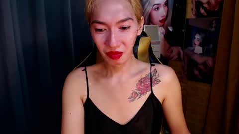 Snapshot of aurakharisma_xx chatting on 01-23-25, 05:35 Miss awra online show from 01-23-25, 05:35