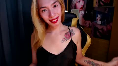 Snapshot of aurakharisma_xx chatting on 02-04-25, 03:33 Miss awra online show from 02-04-25, 03:33