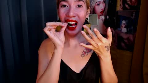Snapshot of aurakharisma_xx chatting on 02-13-25, 05:26 Miss awra online show from 02-13-25, 05:26