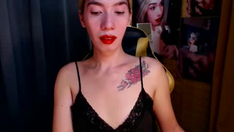 Snapshot of aurakharisma_xx chatting on 02-15-25, 06:02 Miss awra online show from 02-15-25, 06:02