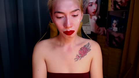 Snapshot of aurakharisma_xx chatting on 02-23-25, 07:44 Miss awra online show from 02-23-25, 07:44