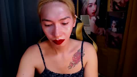 Snapshot of aurakharisma_xx chatting on 03-03-25, 07:54 Miss awra online show from 03-03-25, 07:54
