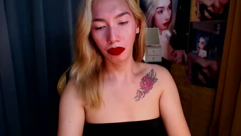 Snapshot of aurakharisma_xx chatting on 03-05-25, 07:49 Miss awra online show from 03-05-25, 07:49