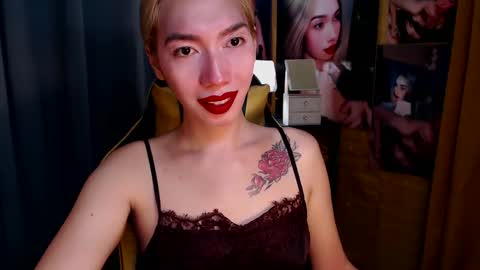 Snapshot of aurakharisma_xx chatting on 03-07-25, 06:02 Miss awra online show from 03-07-25, 06:02