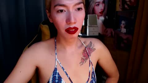 Snapshot of aurakharisma_xx chatting on 03-12-25, 07:57 Miss awra online show from 03-12-25, 07:57