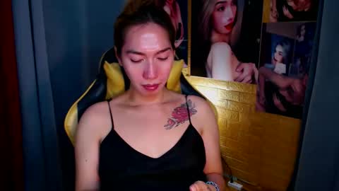 Snapshot of aurakharisma_xx chatting on 09-12-25, 05:57 Miss awra online show from 09-12-25, 05:57