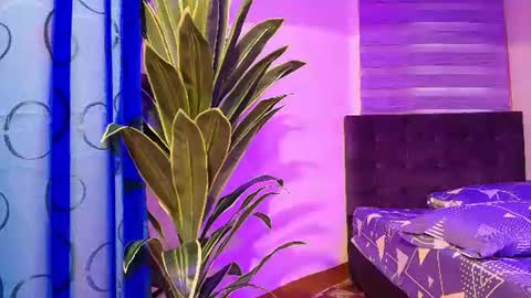Snapshot of auralis_lux chatting on 06-11-26, 12:03 auralis_lux online show from 06-11-26, 12:03