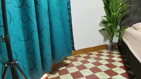 Snapshot of auralis_lux chatting on 07-01-26, 12:29 auralis_lux online show from 07-01-26, 12:29