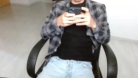 Snapshot of aureliv1 chatting on 09-08-25, 11:48 Aureliano online show from 09-08-25, 11:48