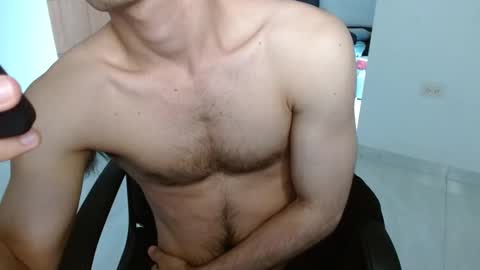 Snapshot of aureliv1 chatting on 09-12-25, 10:43 Aureliano online show from 09-12-25, 10:43