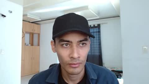 Snapshot of aureliv1 chatting on 09-29-25, 01:16 Aureliano online show from 09-29-25, 01:16